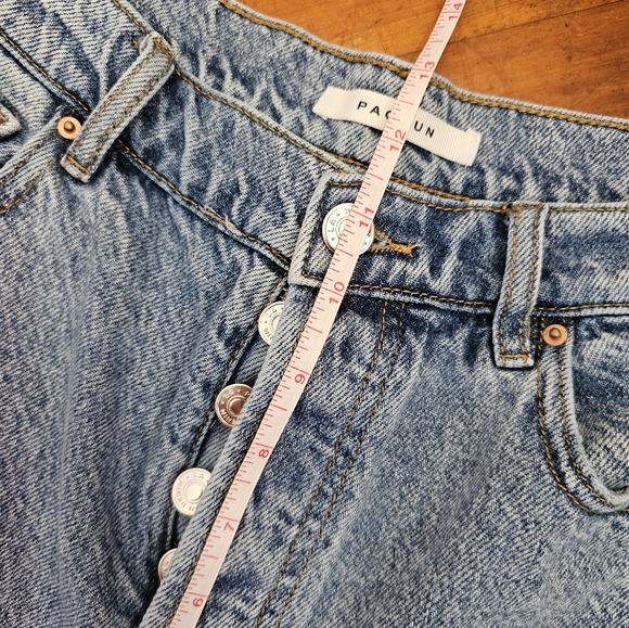 PacSun Mom Jeans Frayed Hem - Picture 6 of 8